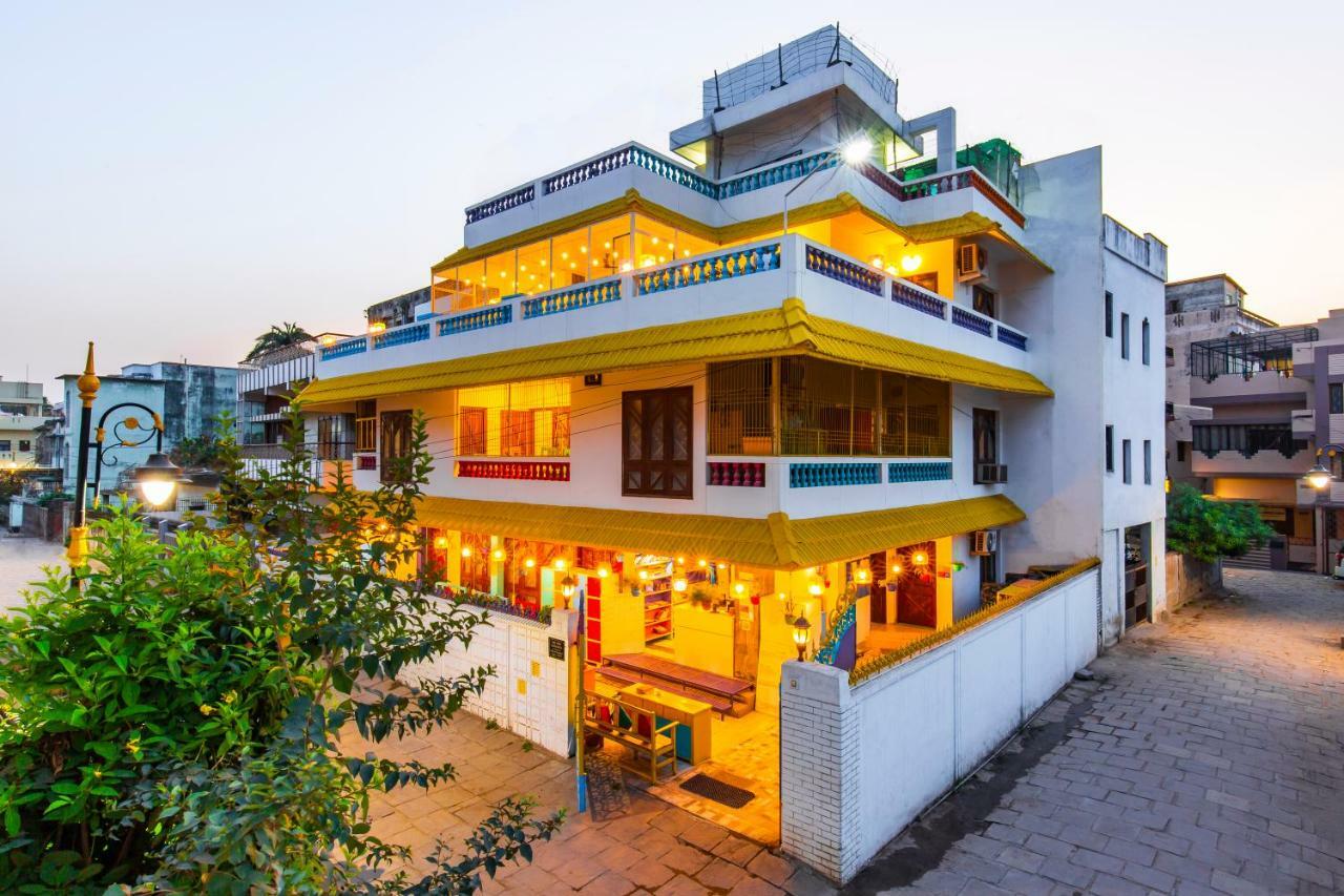 Gostops Lite Varanasi Exterior photo